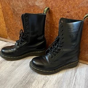 Dr.Martens boots